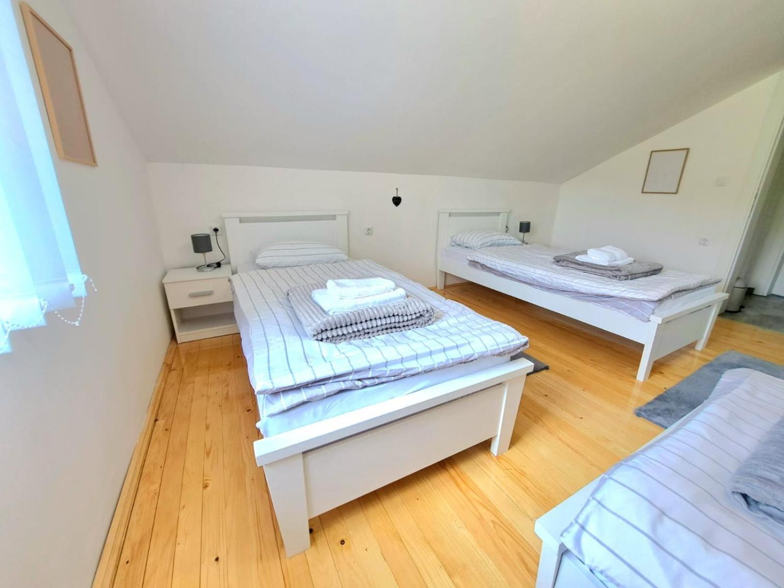 Sobe Zizi Bed & Breakfast Яйце Екстериор снимка
