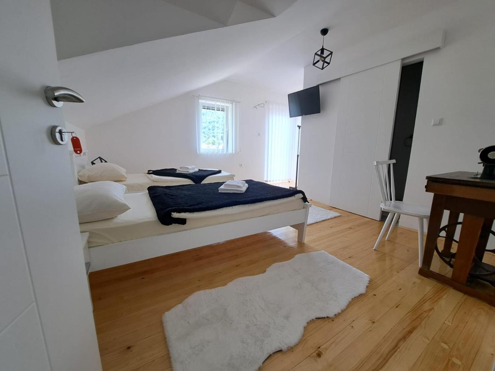 Sobe Zizi Bed & Breakfast Яйце Екстериор снимка