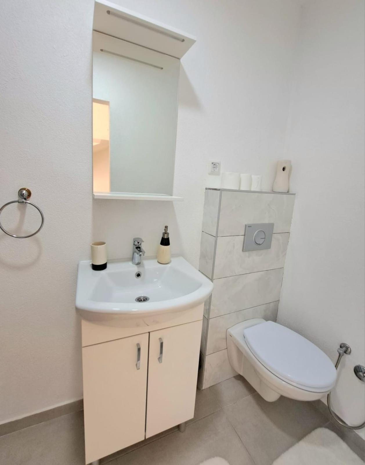 Sobe Zizi Bed & Breakfast Яйце Екстериор снимка
