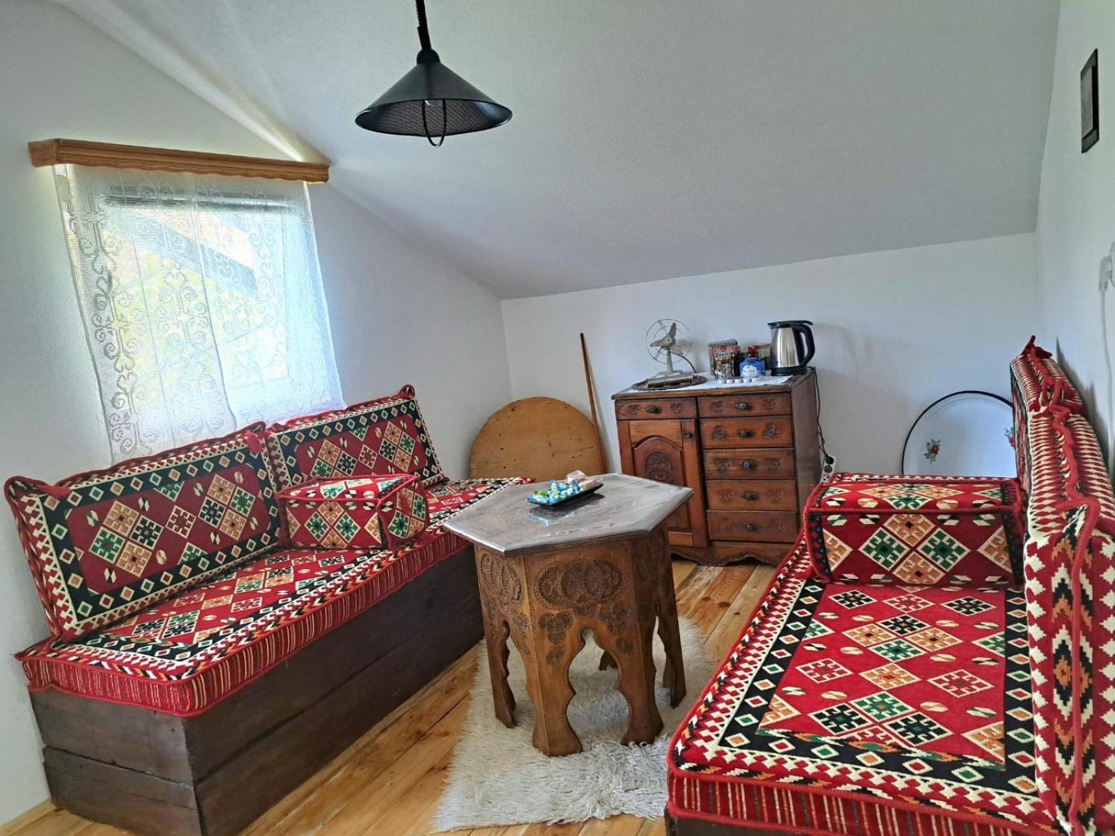 Sobe Zizi Bed & Breakfast Яйце Екстериор снимка