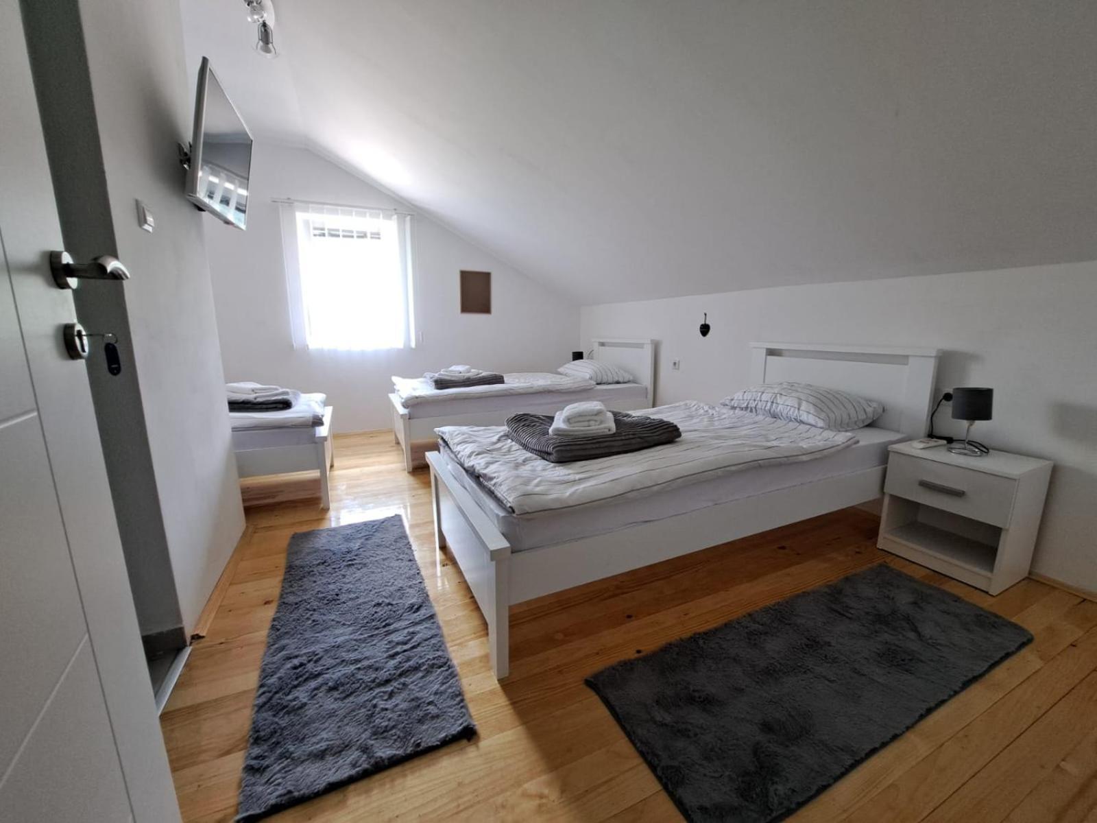 Sobe Zizi Bed & Breakfast Яйце Екстериор снимка