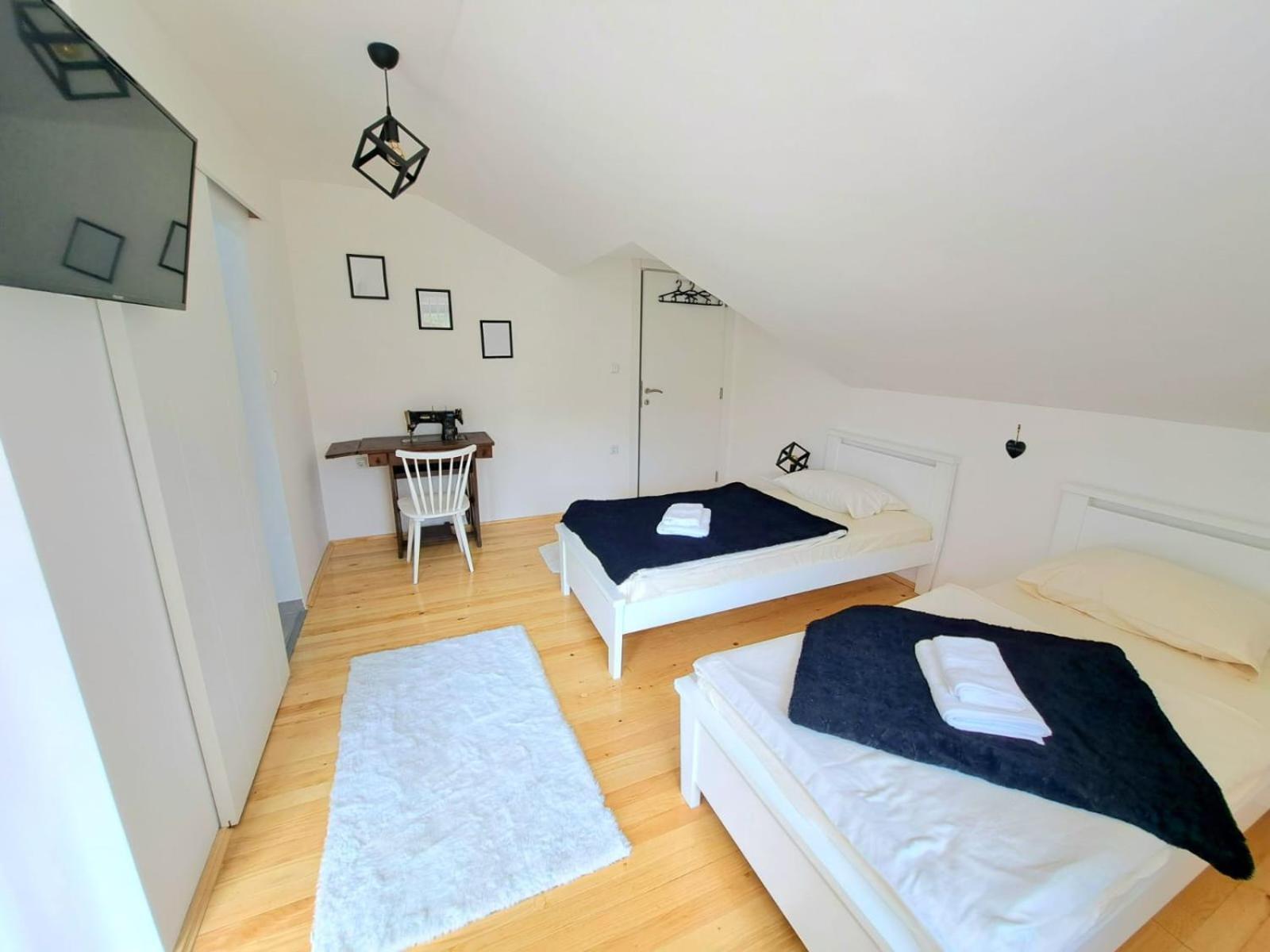 Sobe Zizi Bed & Breakfast Яйце Екстериор снимка
