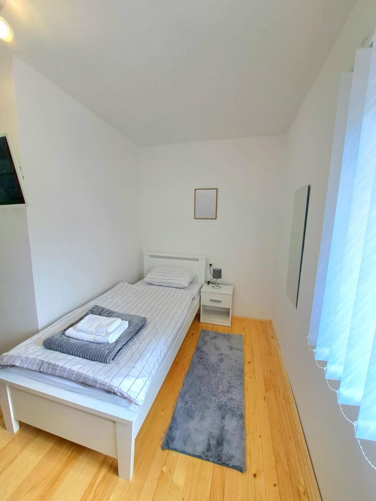 Sobe Zizi Bed & Breakfast Яйце Екстериор снимка