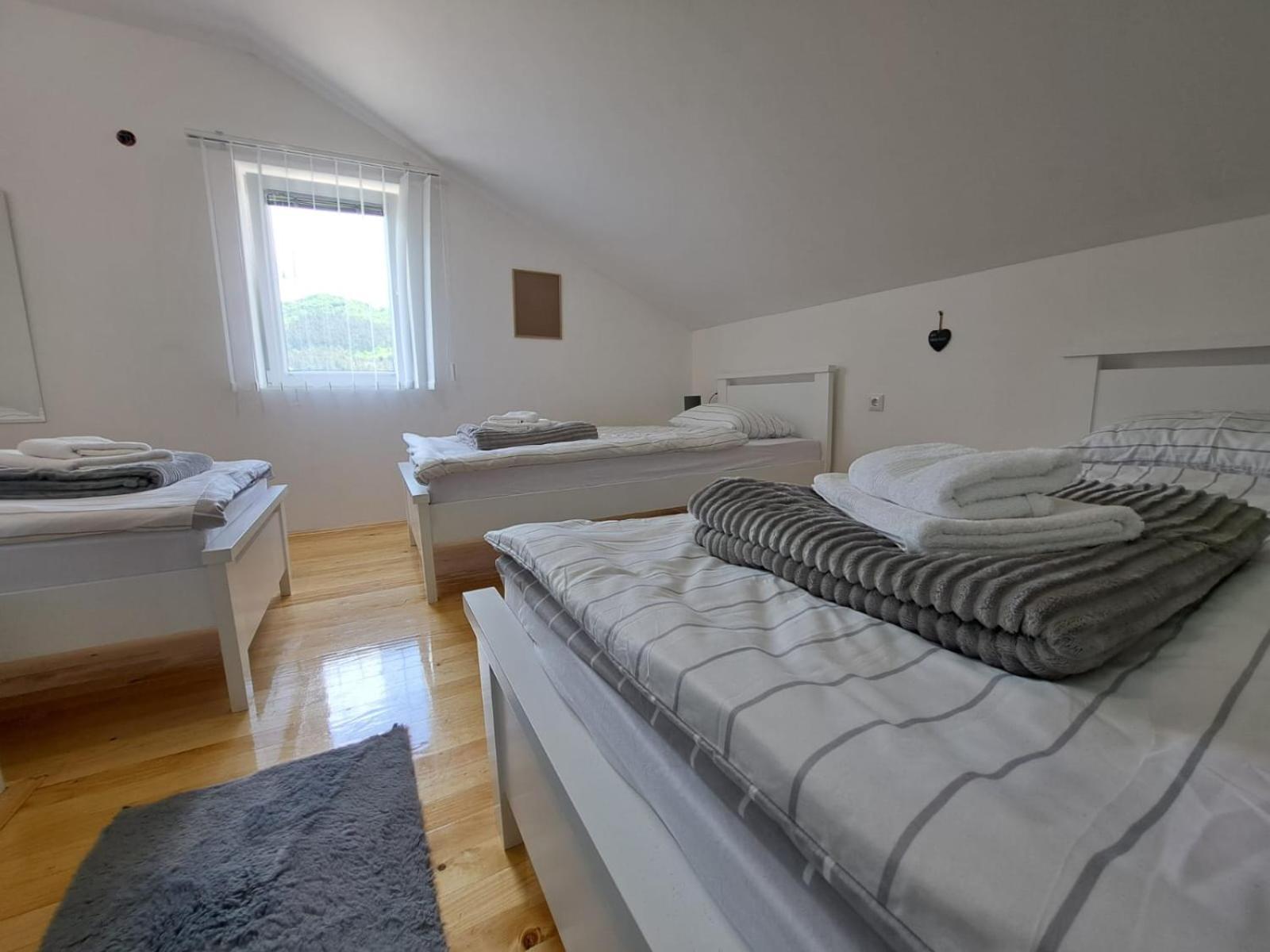 Sobe Zizi Bed & Breakfast Яйце Екстериор снимка