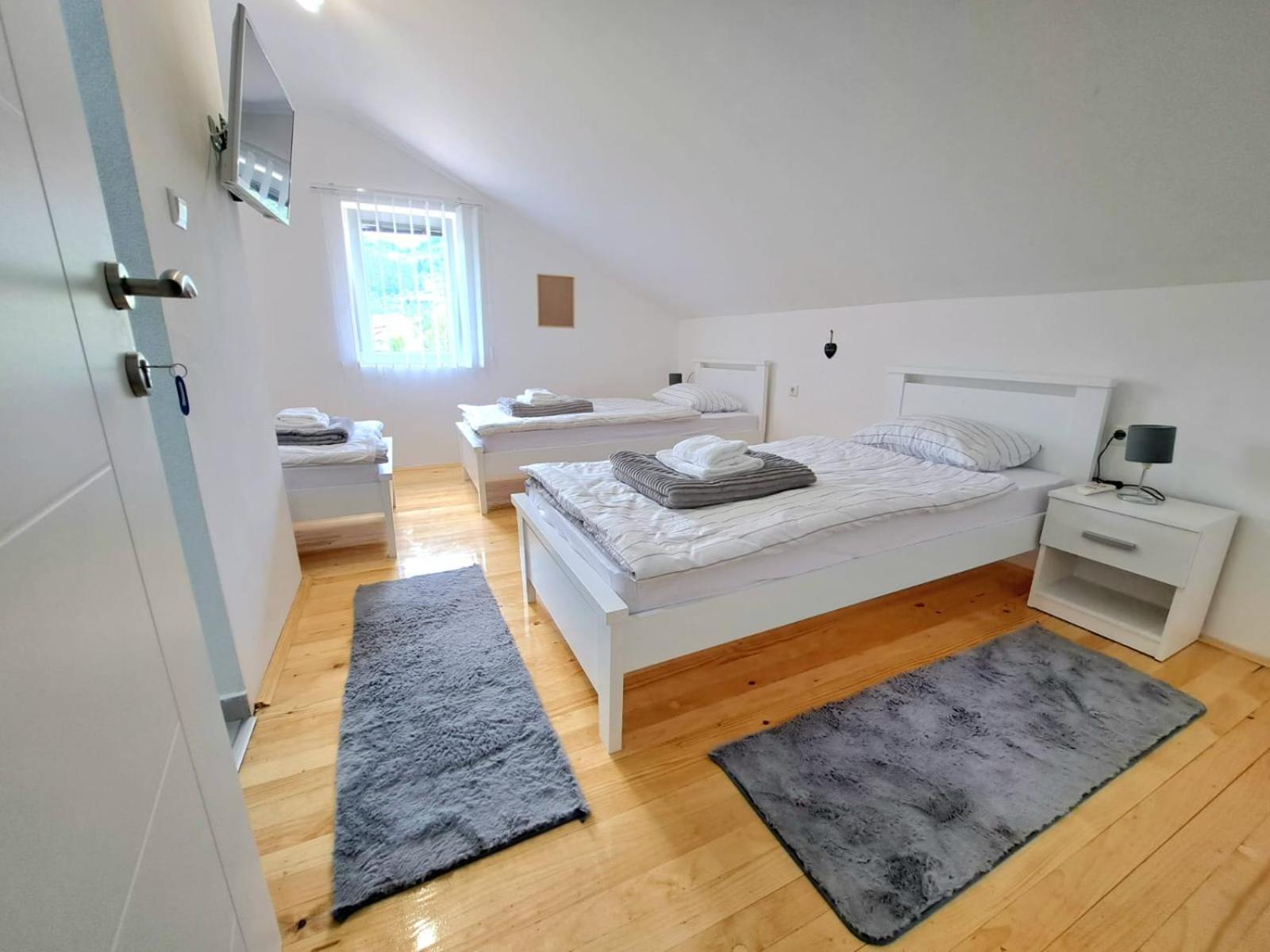 Sobe Zizi Bed & Breakfast Яйце Екстериор снимка