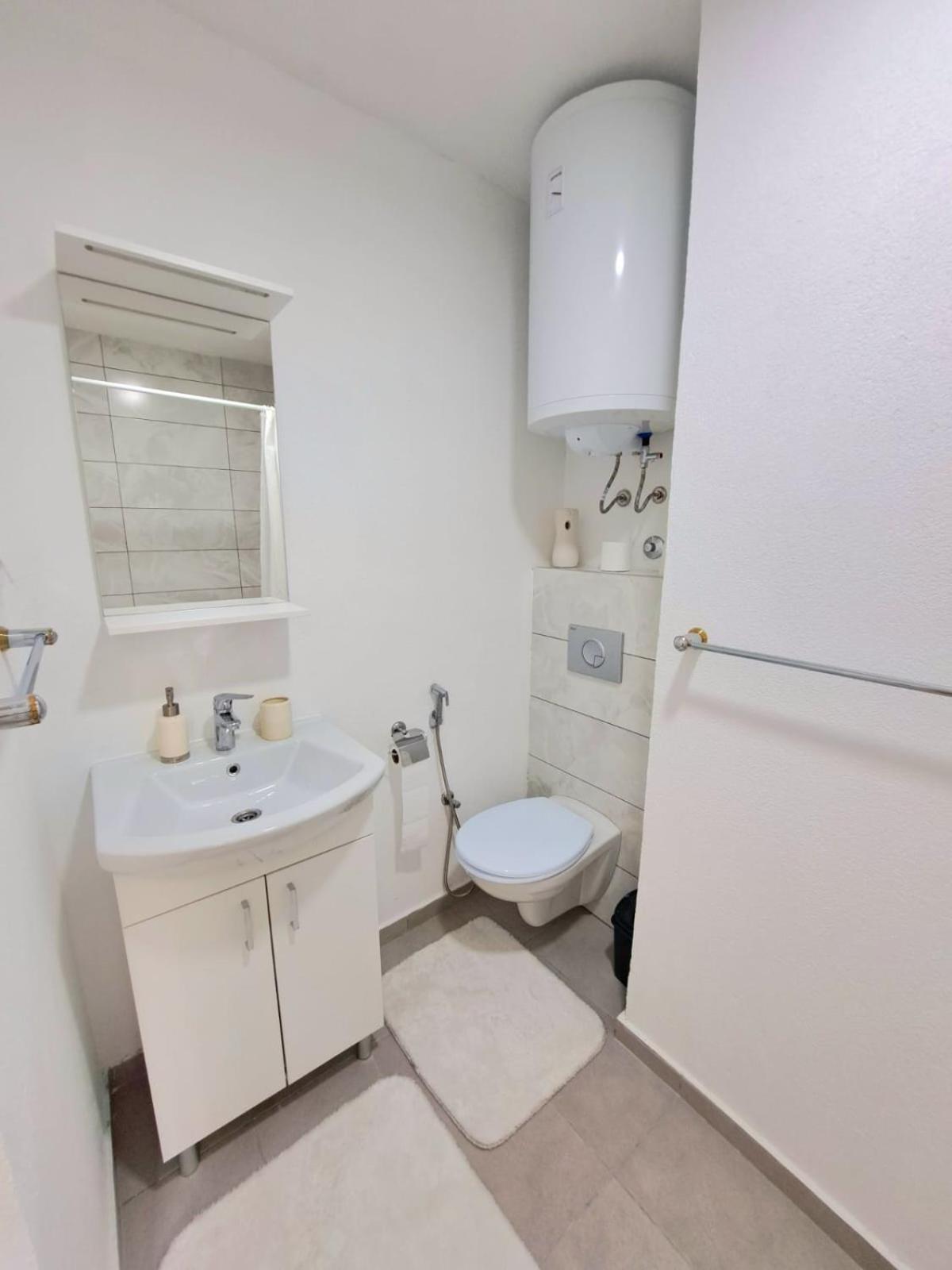 Sobe Zizi Bed & Breakfast Яйце Екстериор снимка