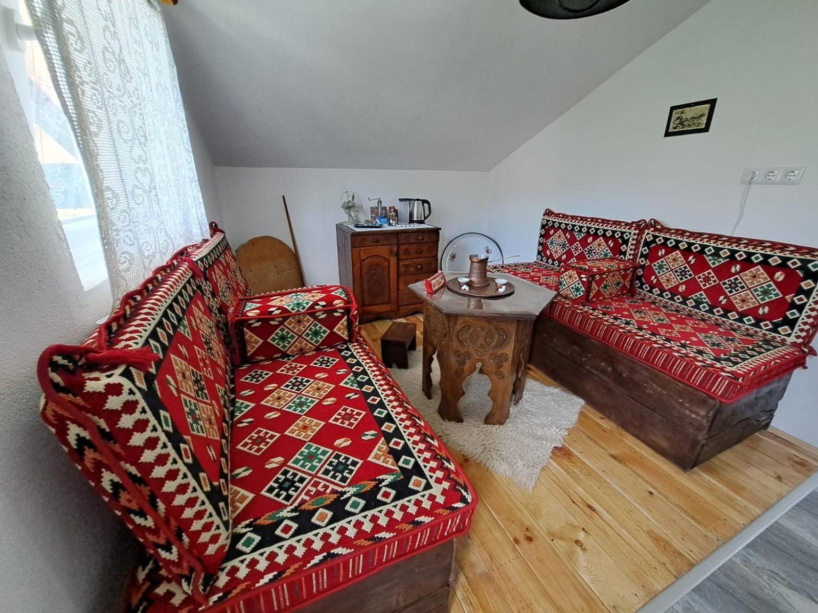 Sobe Zizi Bed & Breakfast Яйце Екстериор снимка