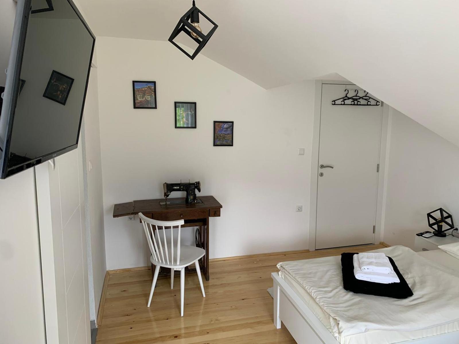 Sobe Zizi Bed & Breakfast Яйце Екстериор снимка