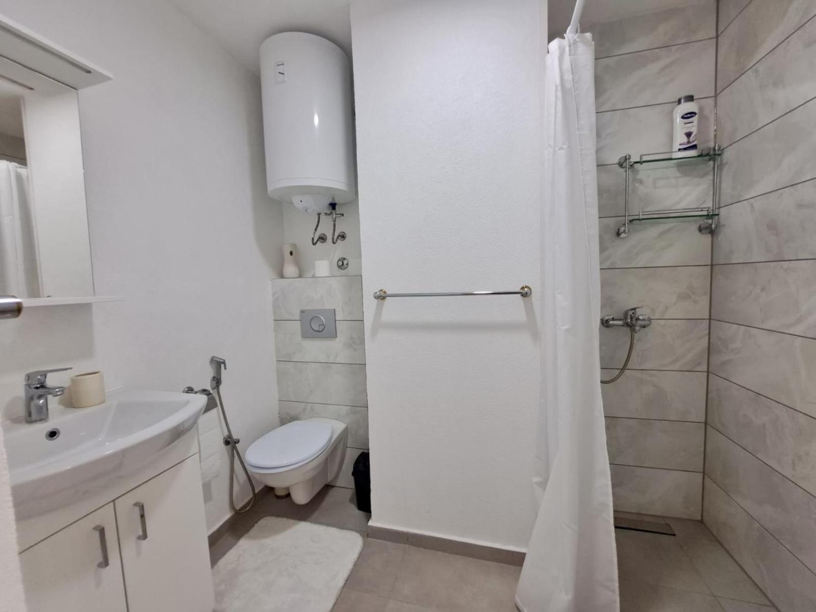 Sobe Zizi Bed & Breakfast Яйце Екстериор снимка