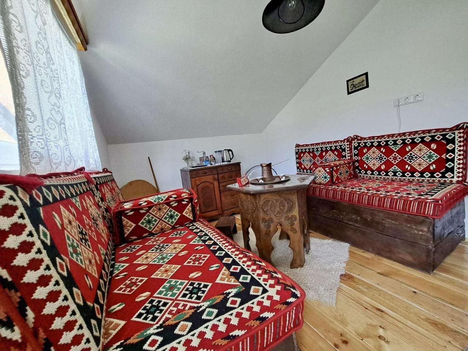 Sobe Zizi Bed & Breakfast Яйце Екстериор снимка