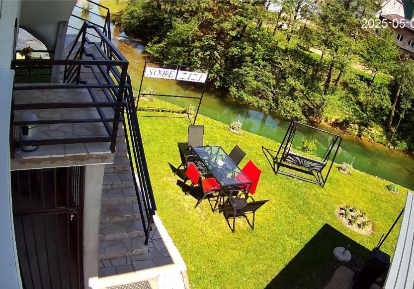 Sobe Zizi Bed & Breakfast Яйце Екстериор снимка